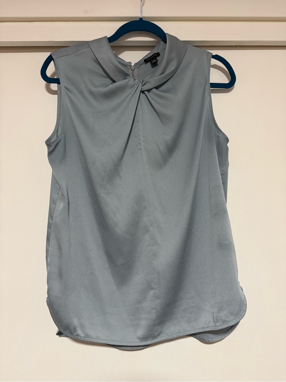 Ann Taylor Sleeveless Twist-Neck Top - Light Silver Blue